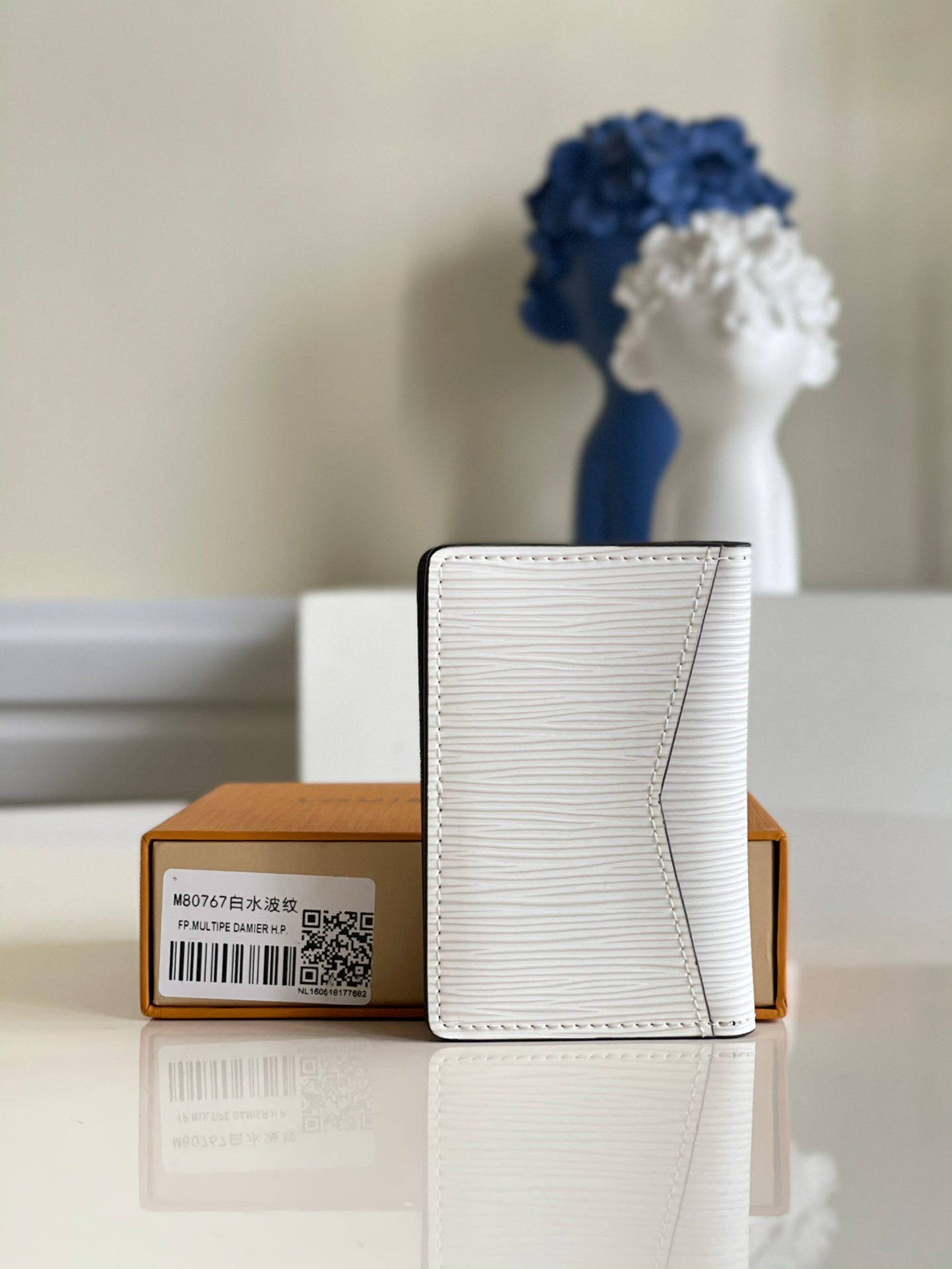 LV M80767 白色水波紋 新款男士卡包
