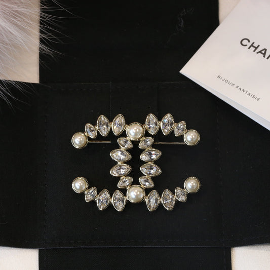 Chanel 胸針
