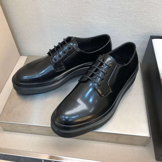 Pra-皮鞋