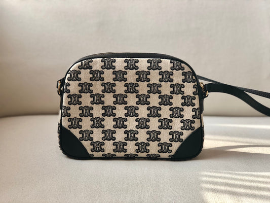 賽C家-TRIOMPHE刺繡織物相機包