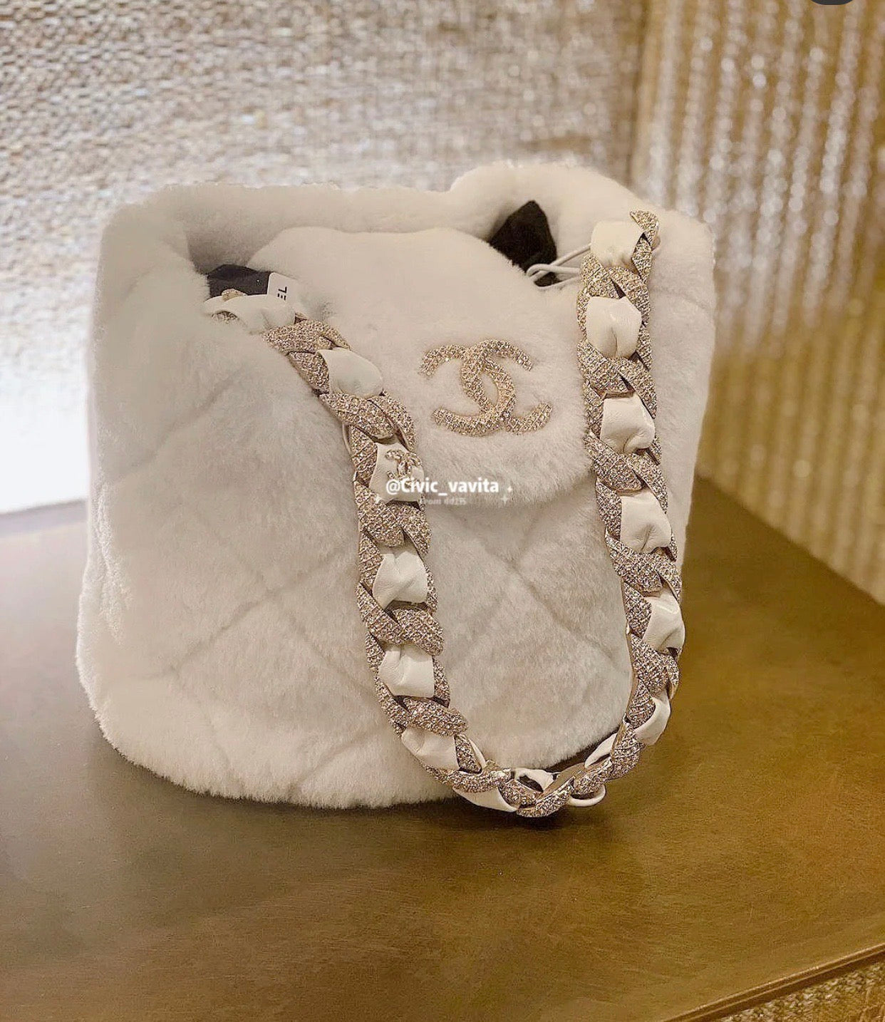 Chanel 剪羊毛鑽鏈包