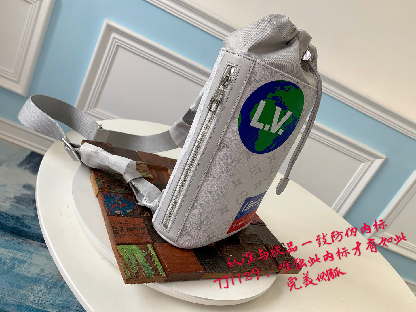 Lou-Chalk水桶包 白色