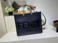 芬F家-Fendi Sunshine-中號黑色牛皮手提袋