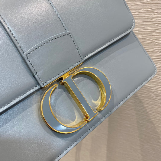 Dior 蒙田 30 Montaigne系列-24cm-珐瑯扣-馬卡龍藍