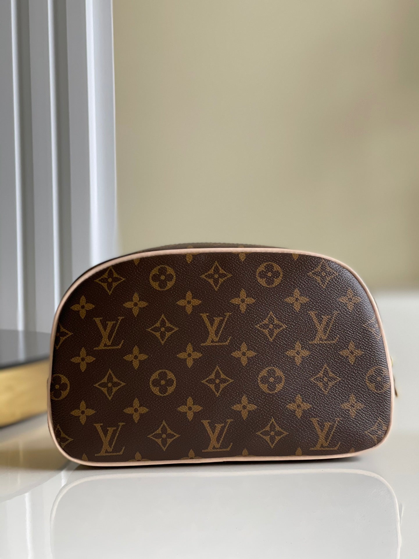 LV M47527 盥洗袋