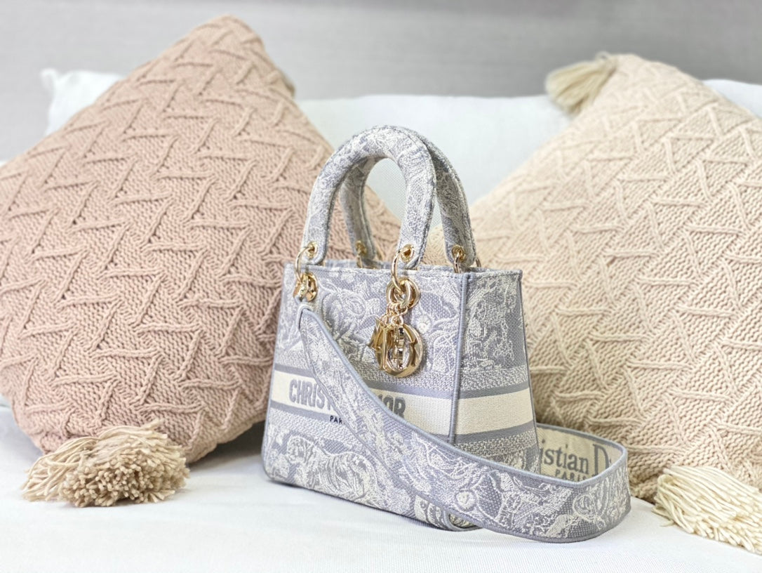 Dior Lady D-Lite黛妃包-帆布刺繡-淺灰老虎