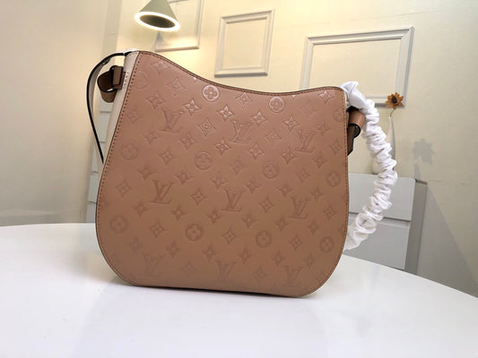 M53346 路L家-SAC VERY HOBO 琴譜包 卡其色