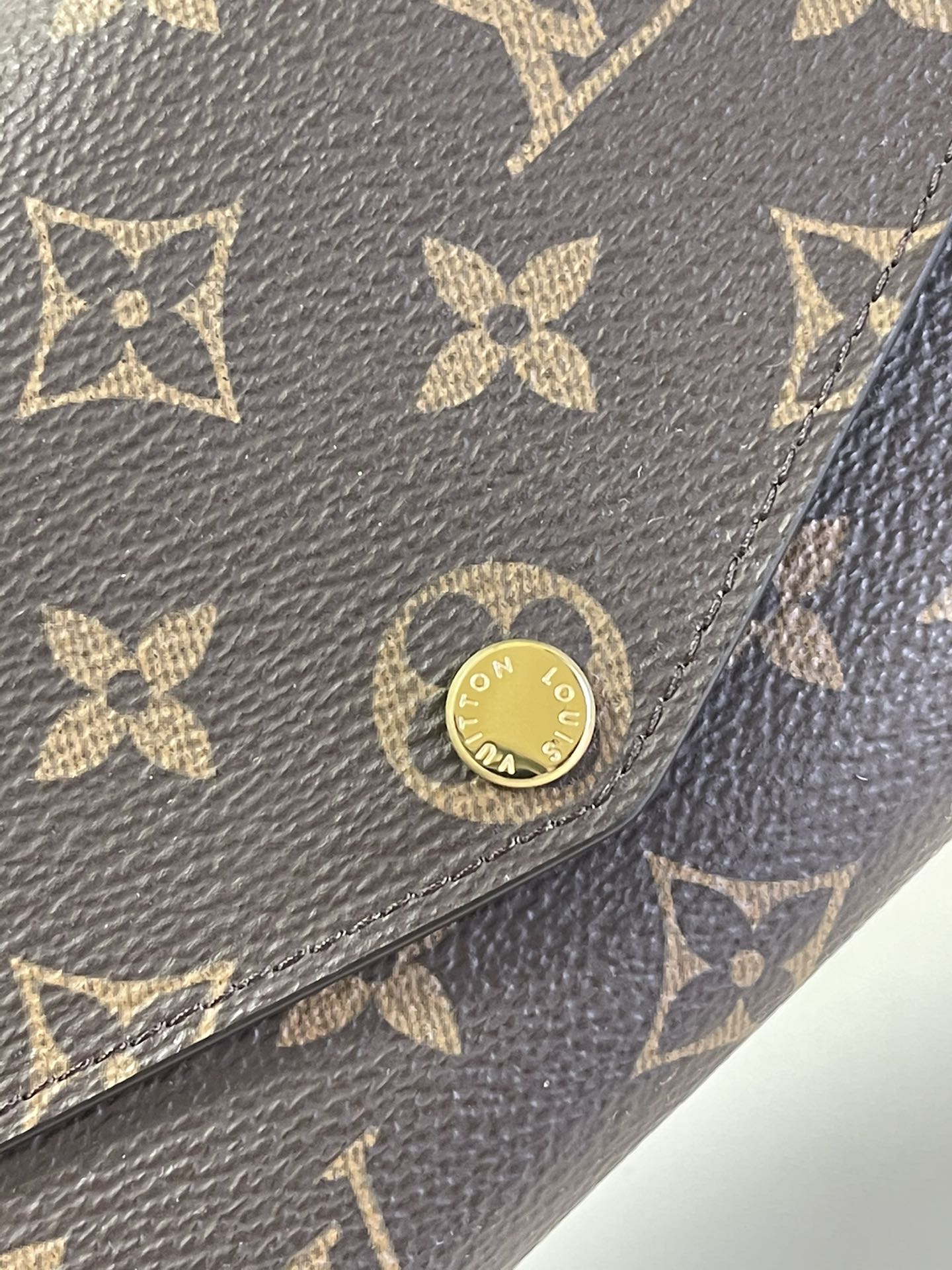 LV M60531 信封長夾-老花粉裡