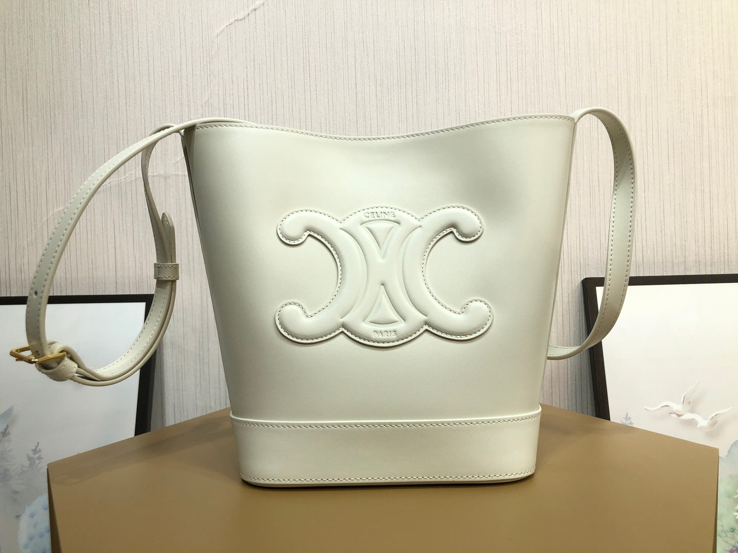 賽C家-2022s春夏新品 CUIR TRIOMPHE小號光滑牛皮水桶包