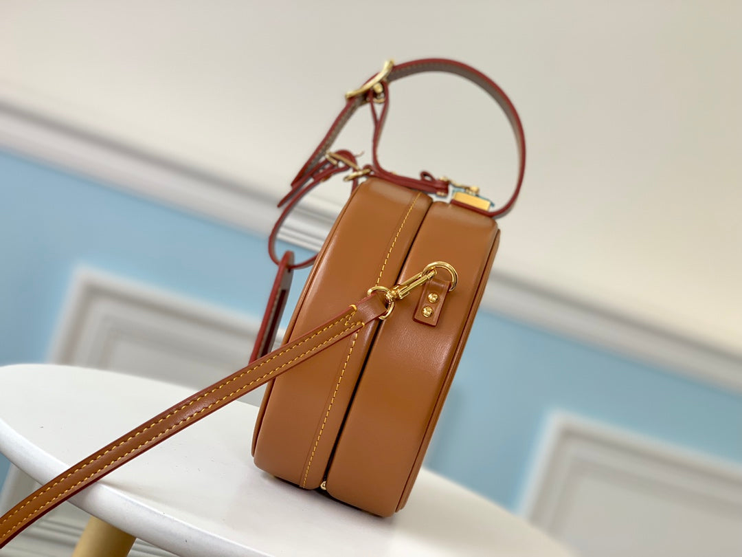 M52972 路L家-2019早春系列 Petite Boite Chapeau 圓餅包
