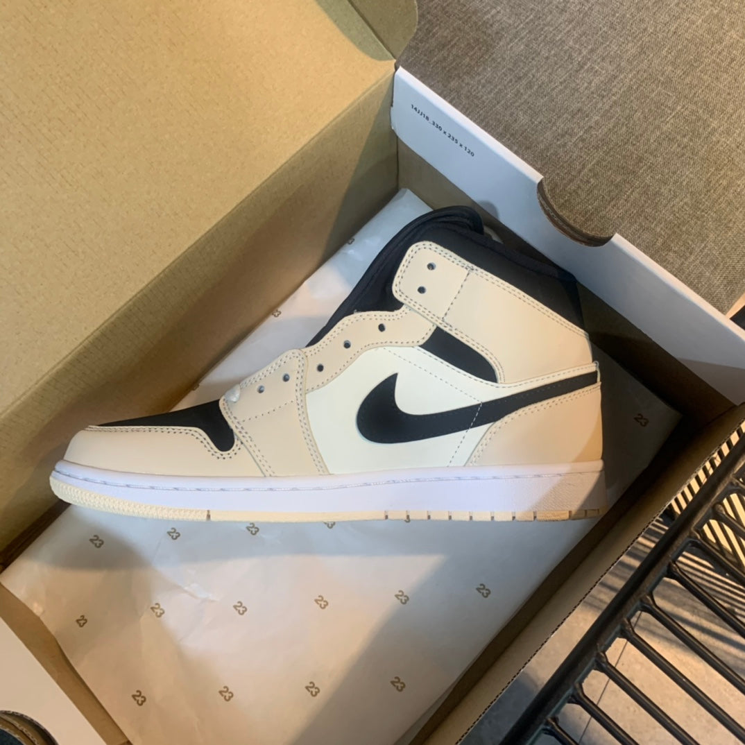 N1K- AJ 1 mid 中筒板鞋 休閒鞋 米黑色