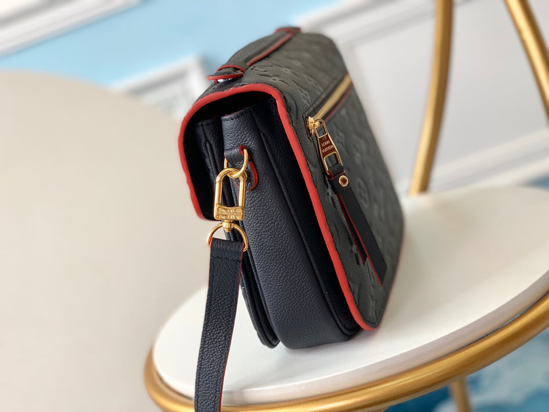 M44071 路L家-Pochette Métis郵差包