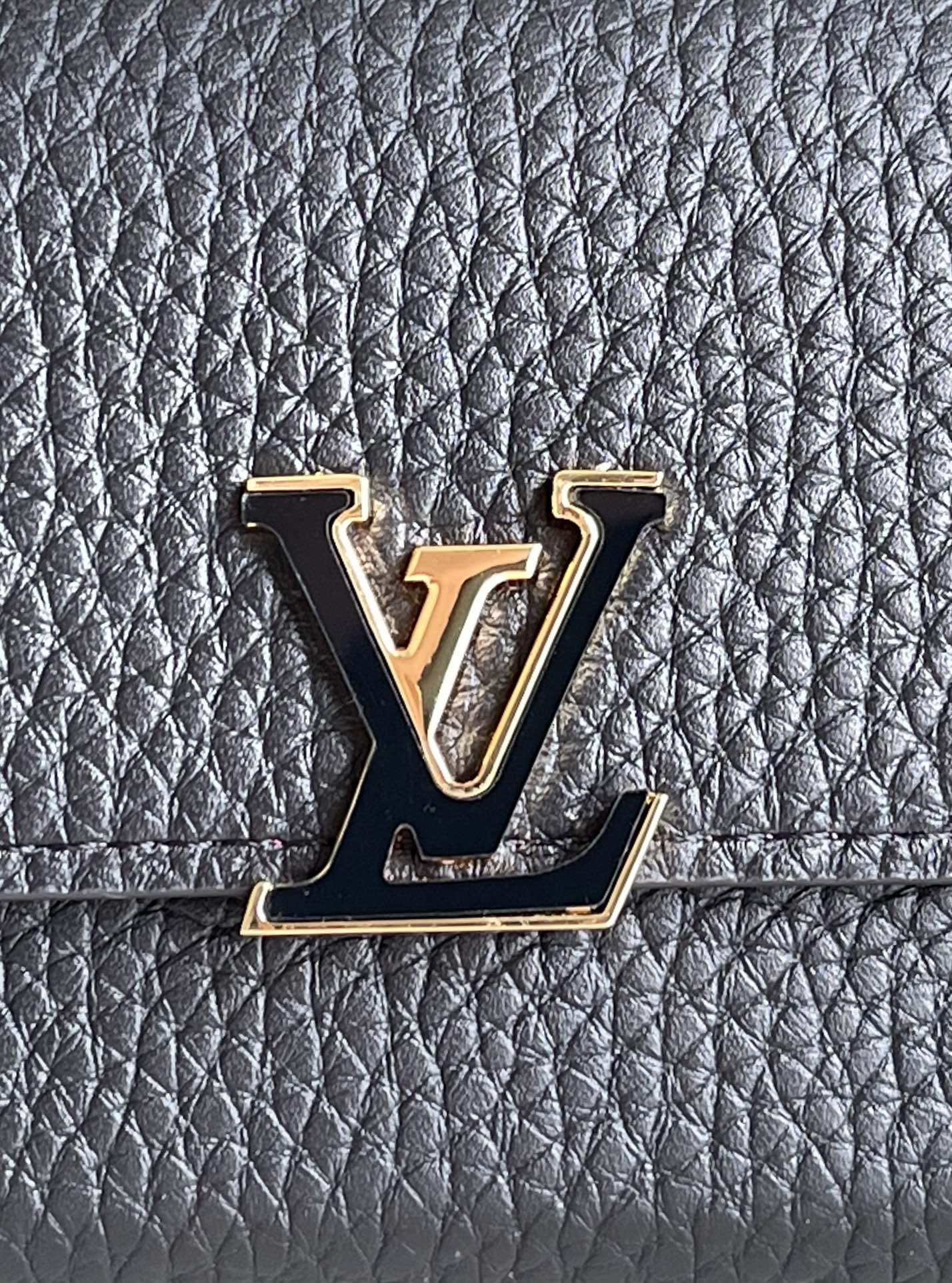 LV M62157 Capucines 三折中夾