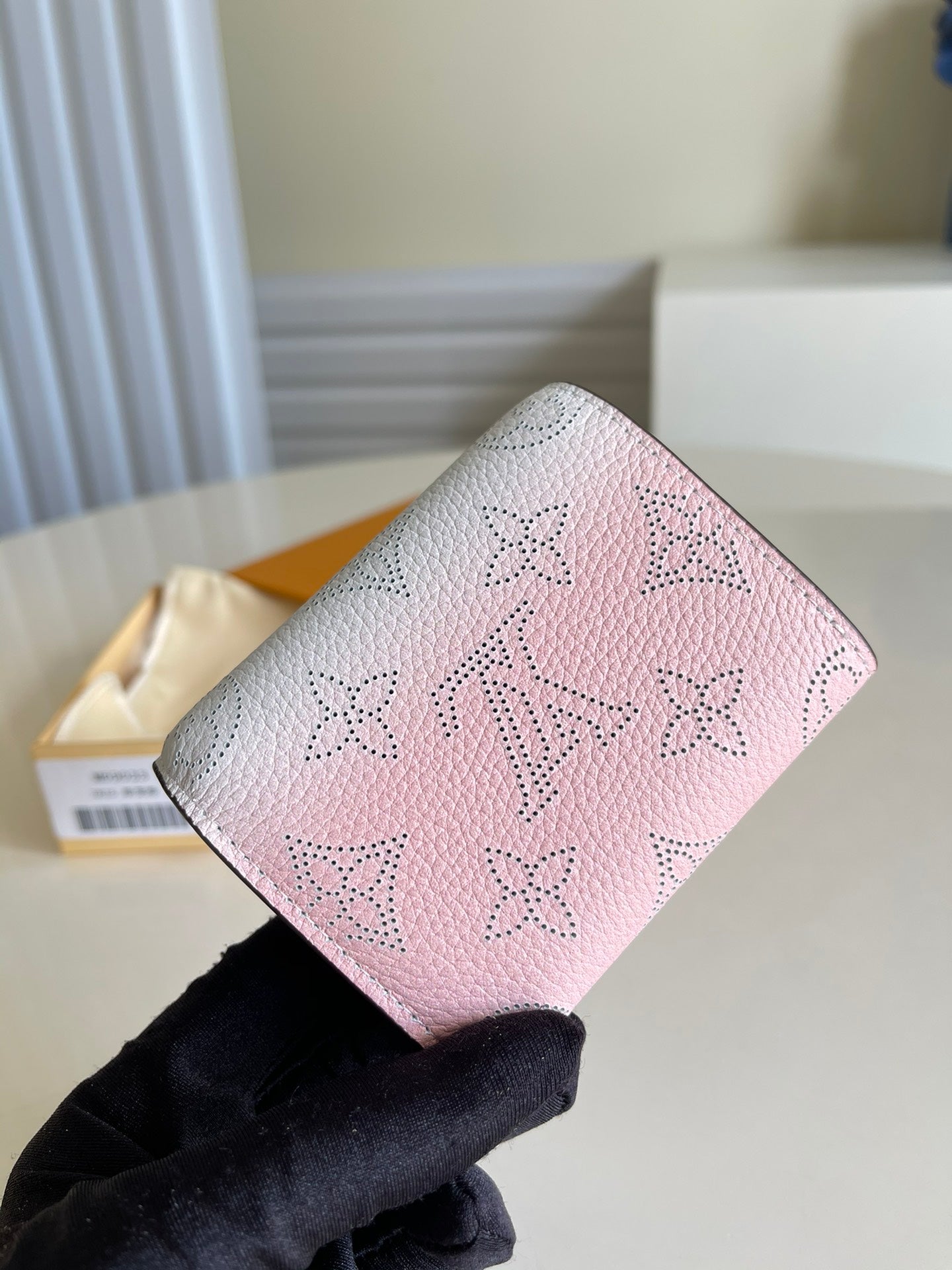 LV M69033 漸變粉 Iris XS 三折短夾