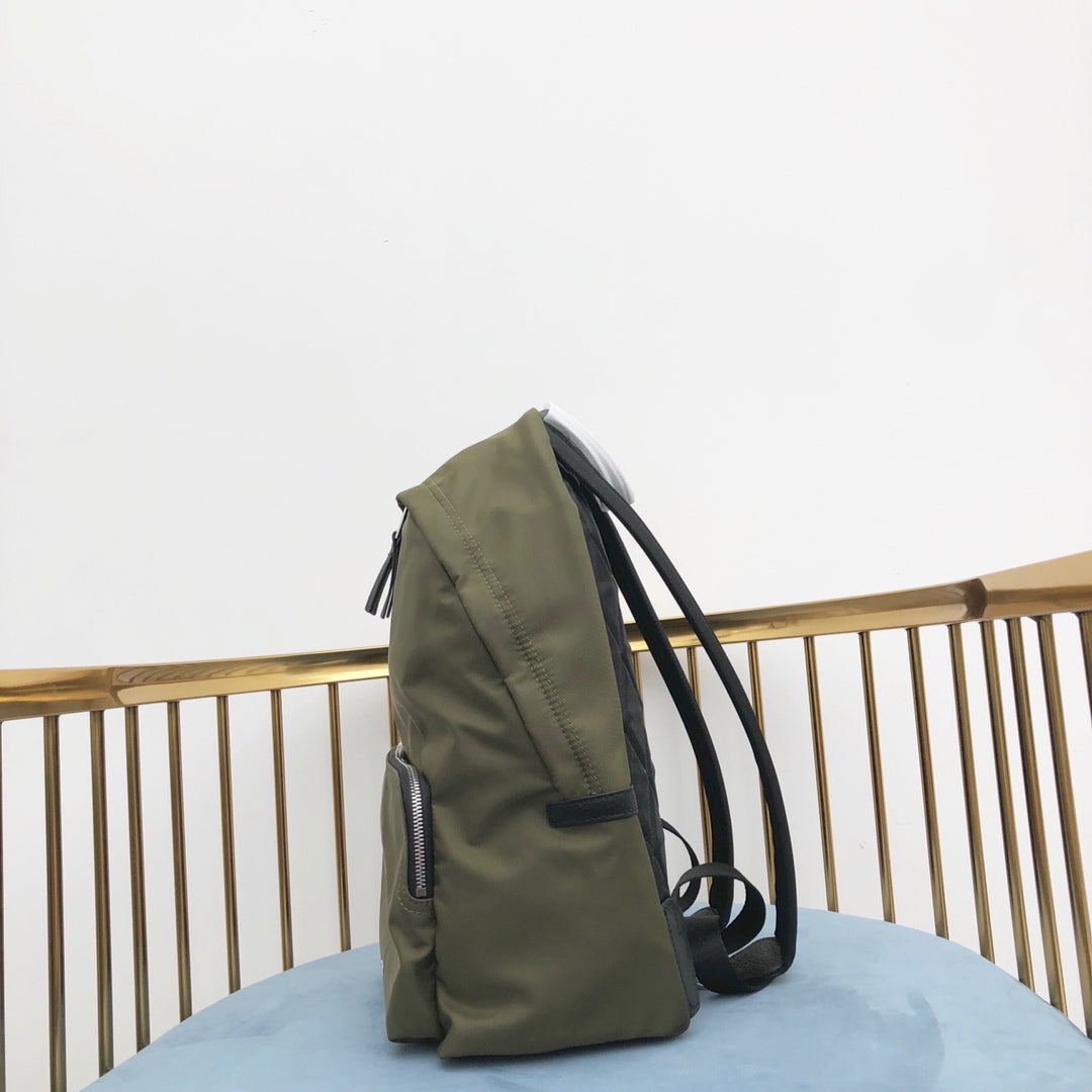 巴B家-新款雙肩包 後背包 軍綠色