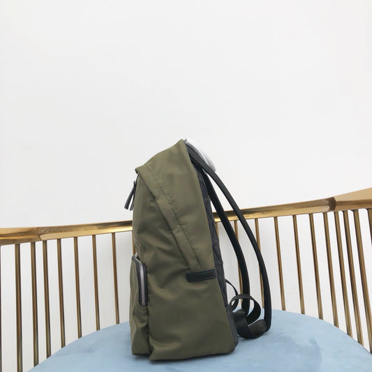 巴B家-新款雙肩包 後背包 軍綠色