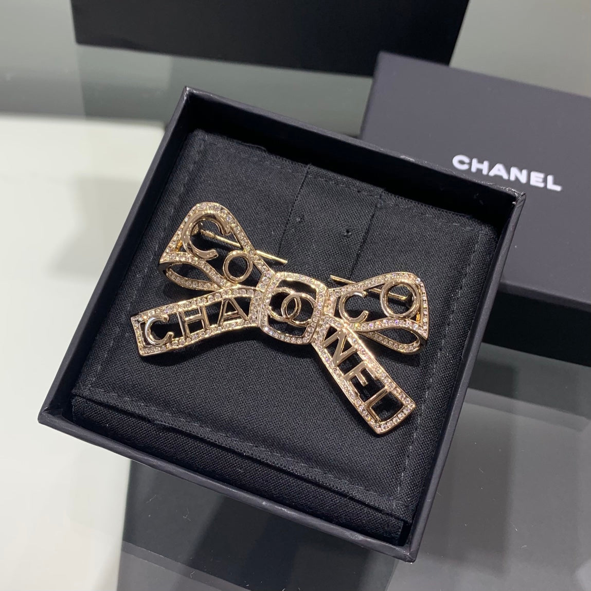 Chanel 胸針