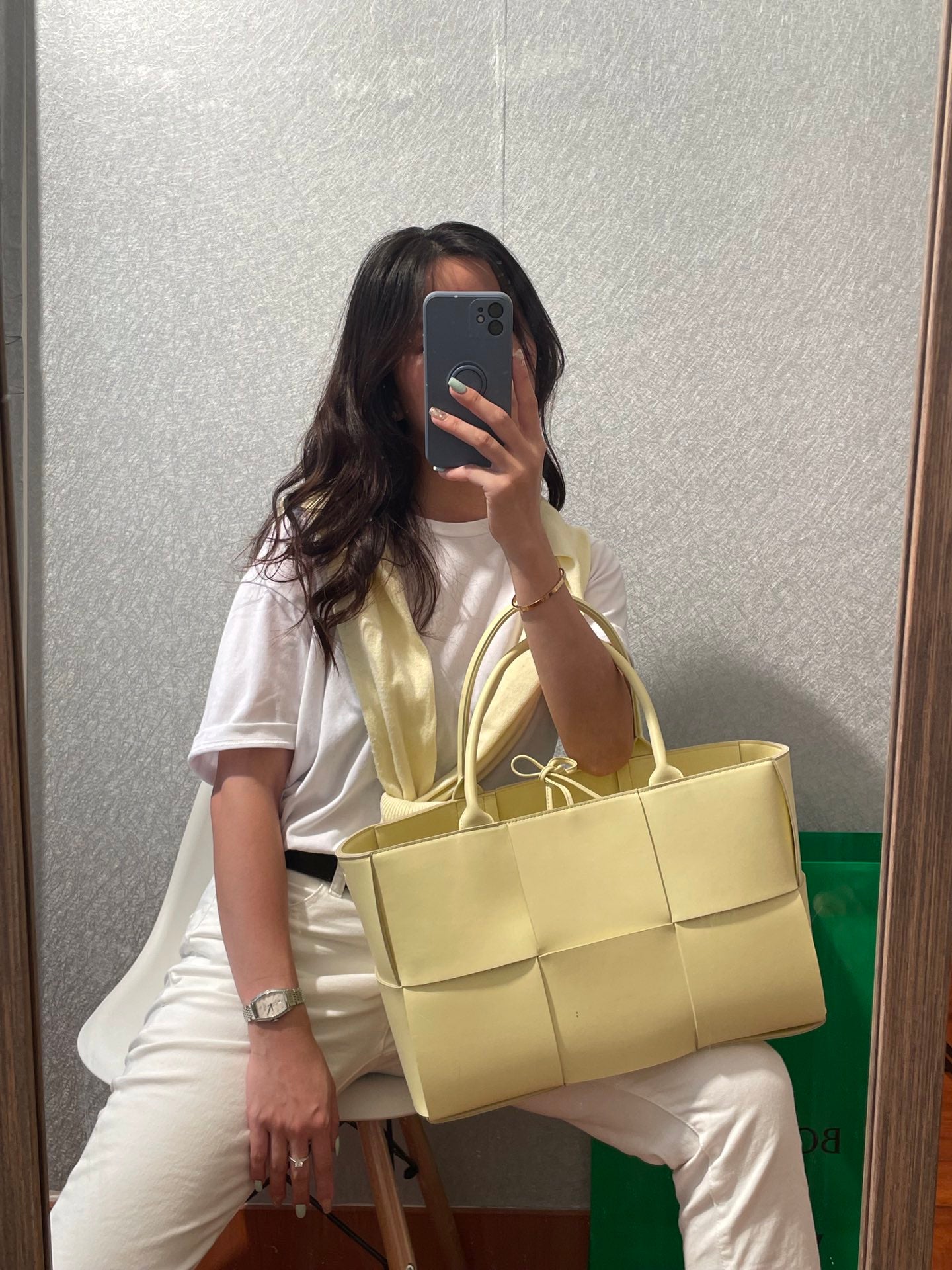 B編織-Tote 大格編織 托特包 上身圖 鵝黃色
