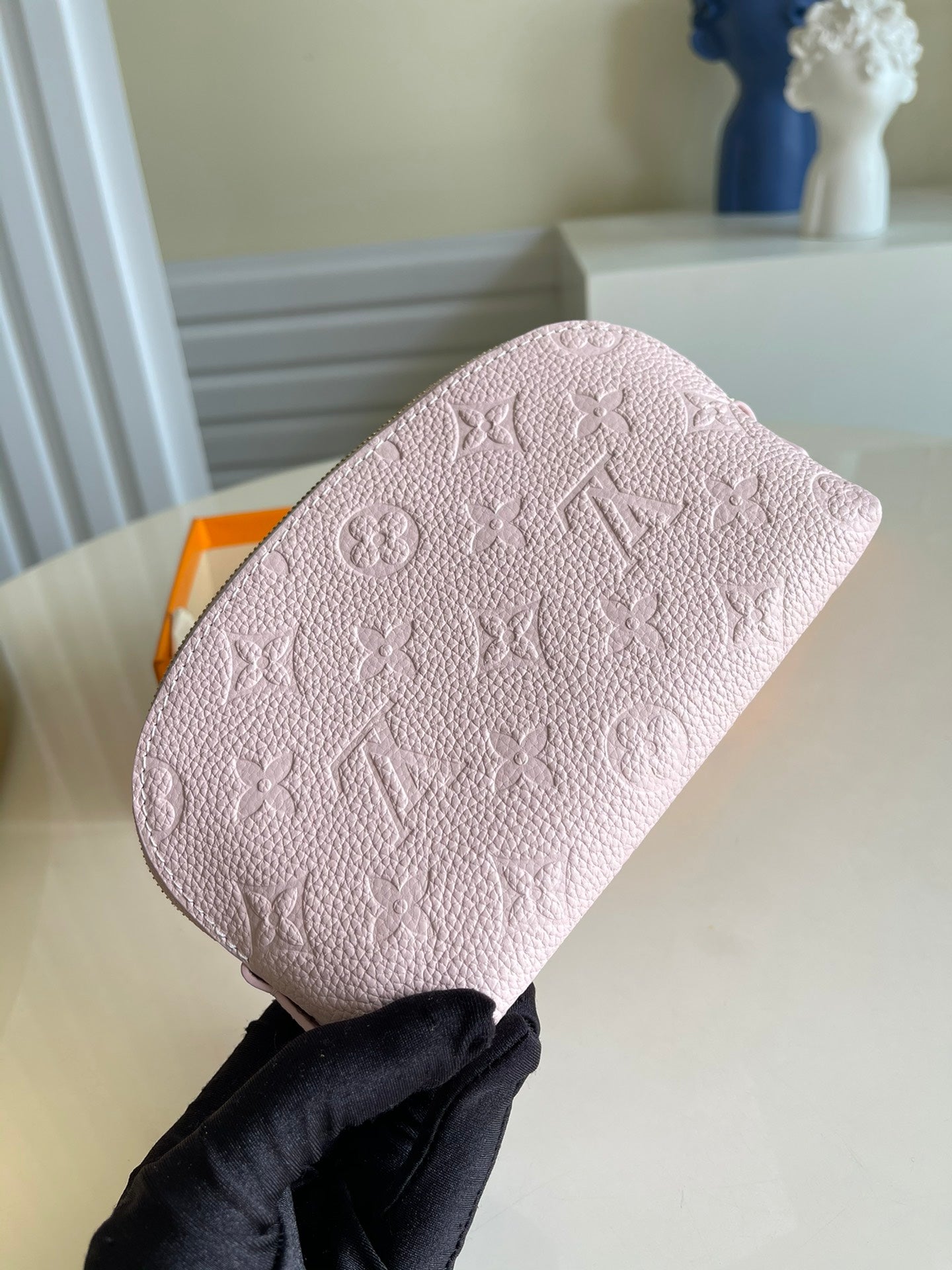 LV M47515粉色全皮壓花化妝包