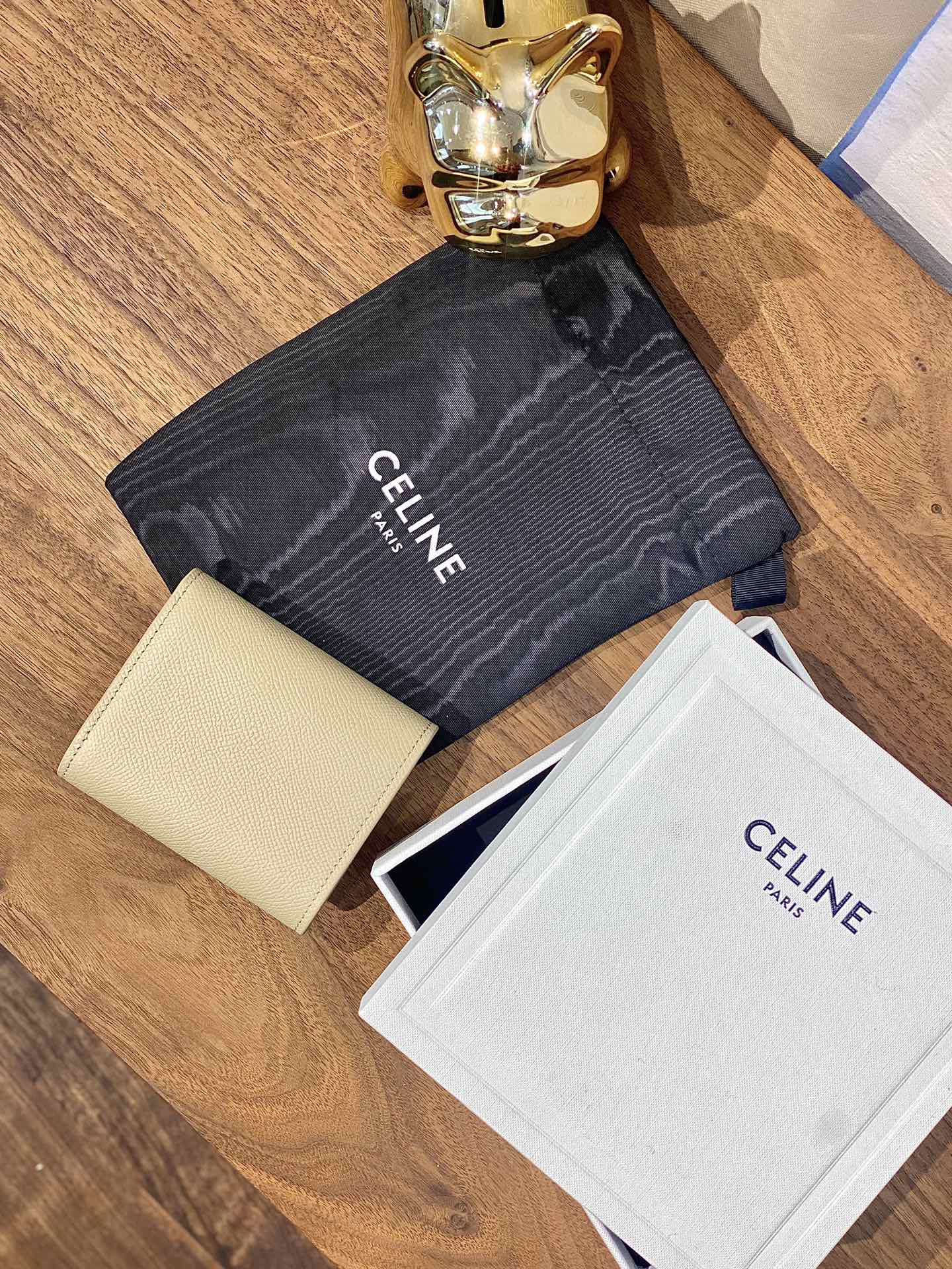 Celine STRAP 小號粒面三折短夾