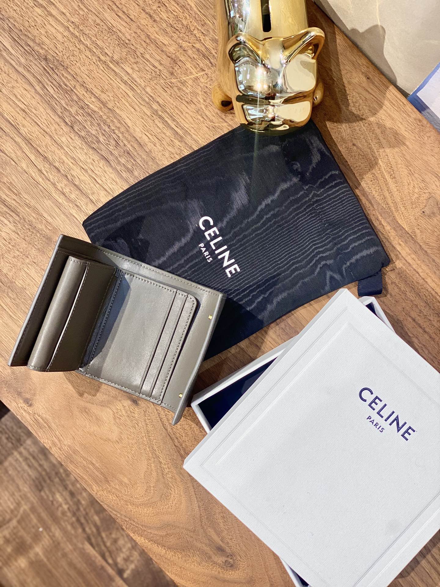 Celine STRAP 小號粒面三折短夾