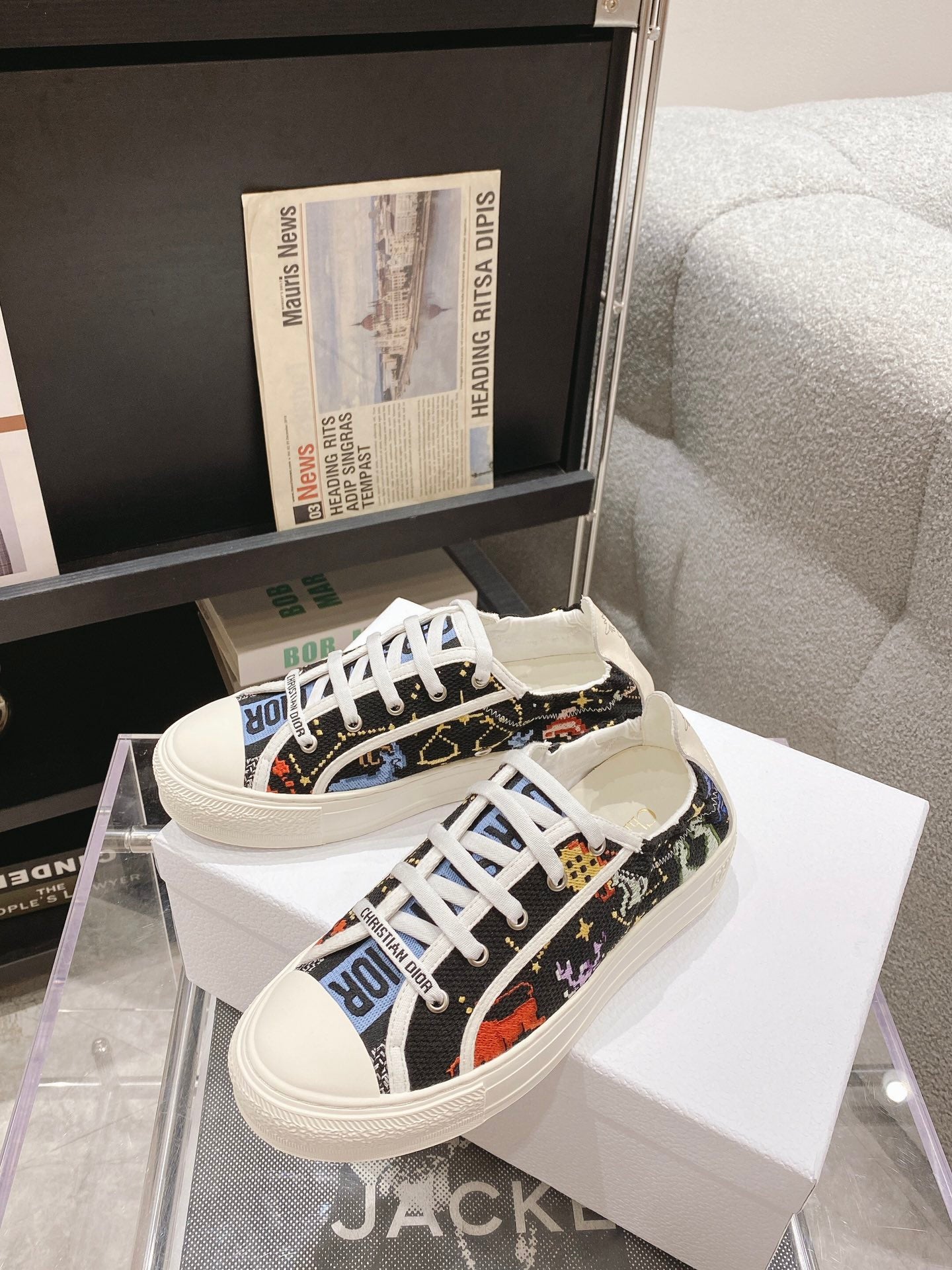迪D家-帆布系列 平底休閒鞋 踩跟刺繡款
