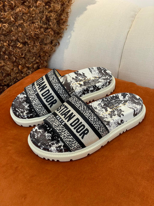 迪D家-黑色刺繡拖鞋