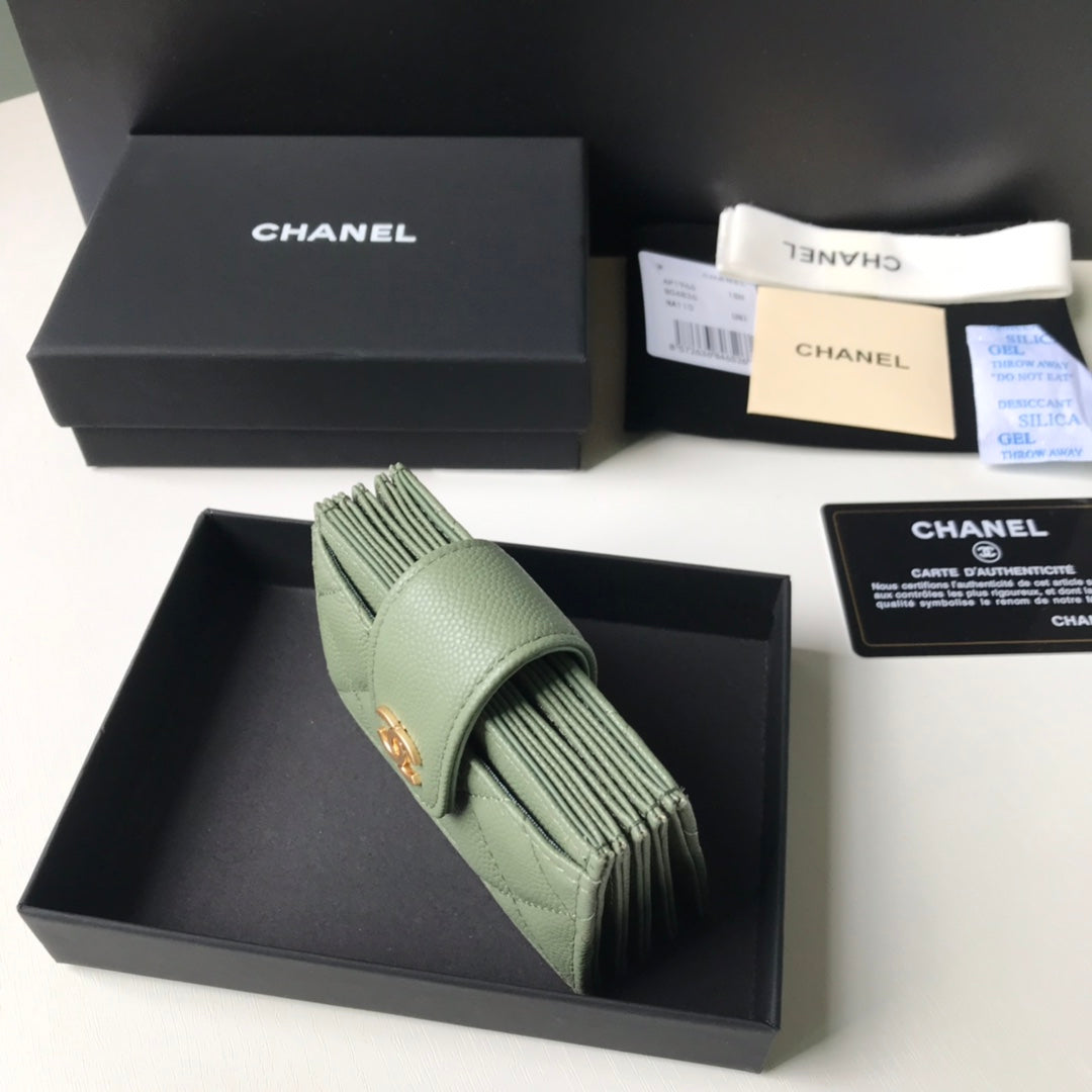 Chanel 多格層風琴式卡包
