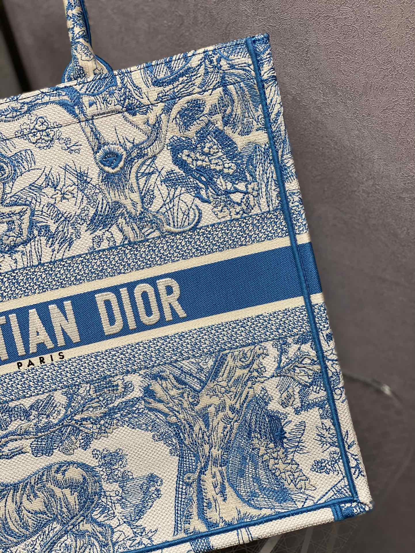 Dior Book Tote-大號41.5cm-淺藍色老虎