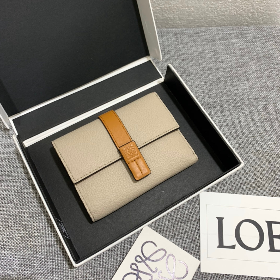 Loewe 三折短夾