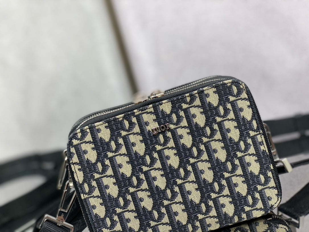Dior 經典相機包-17*5*12cm