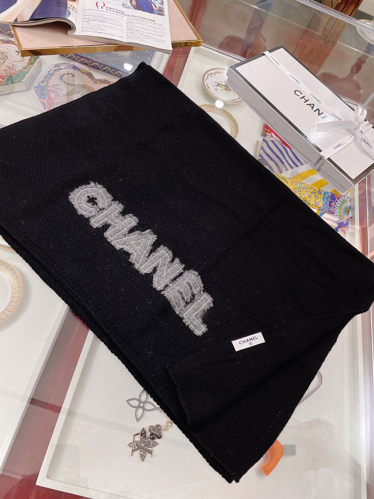 Chanel 羊絨圍巾