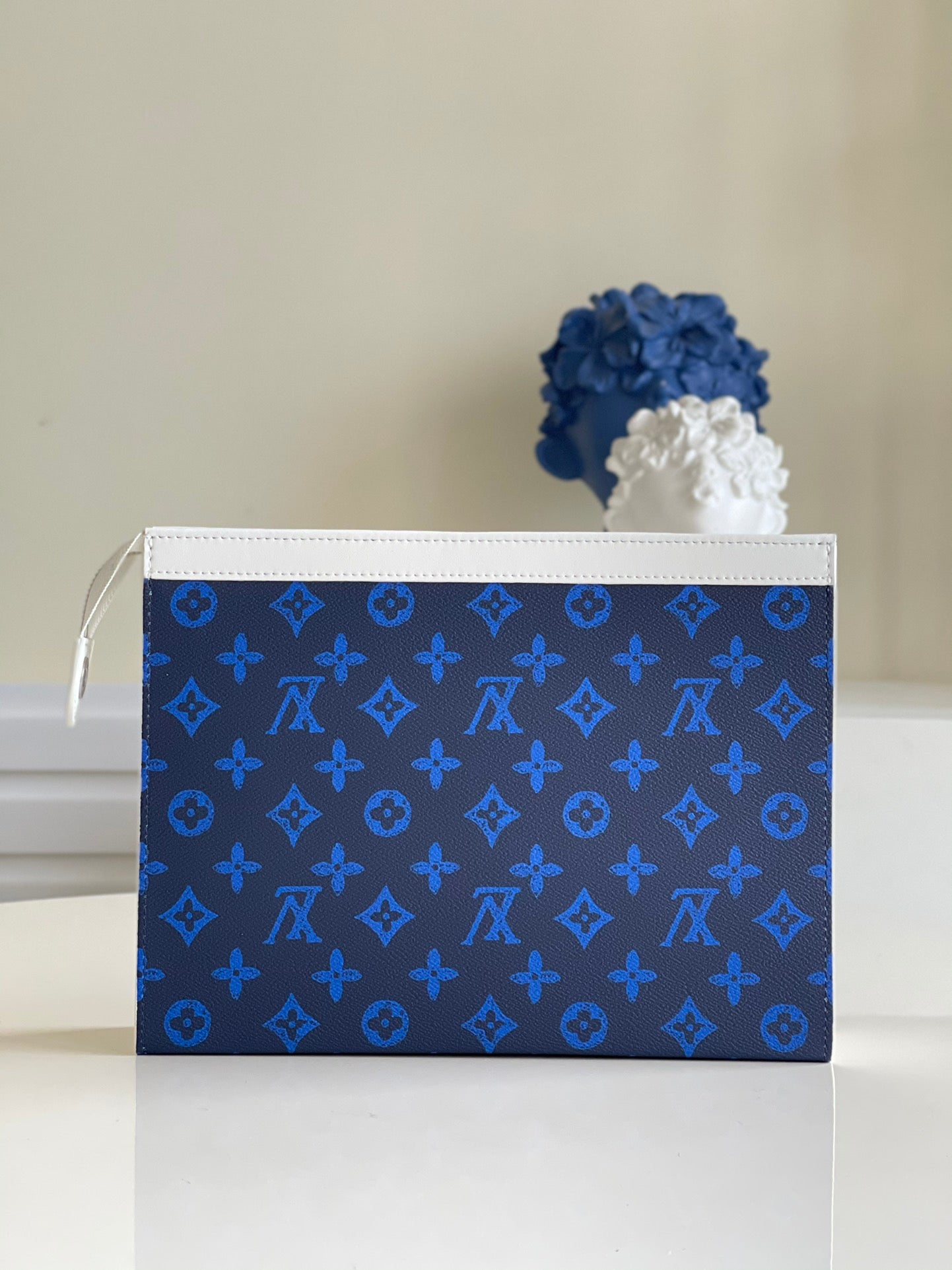 LV M61692字母藍色 經典POCHETTE VOYAGE 中號手袋