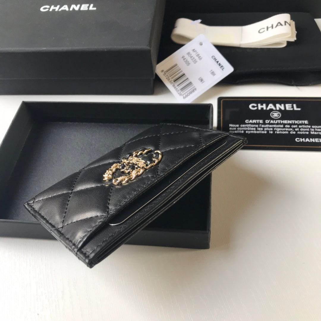 Chanel 大Logo卡包