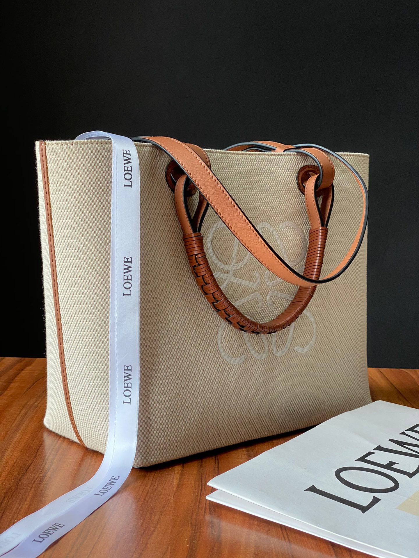 羅L威-Anagram Tote 刺繡印花 小號