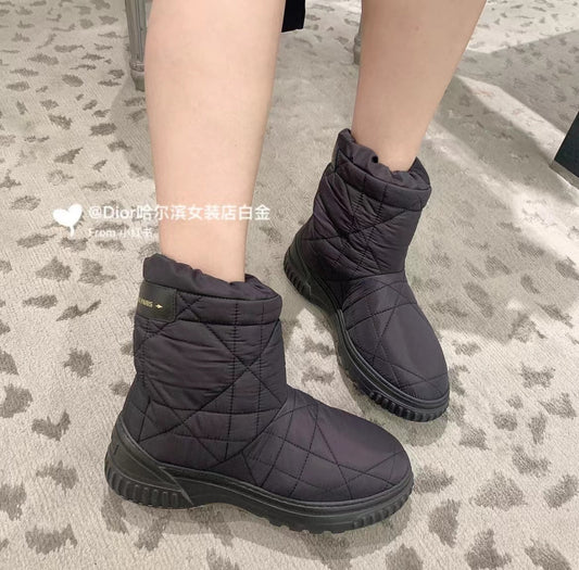 迪D家-22SS 羽絨羊毛短靴 上身圖