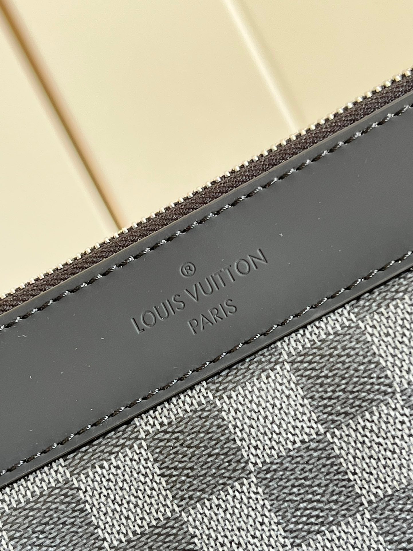 LV M62291 黑格 POCHETTE APOLLO 手袋手拿包