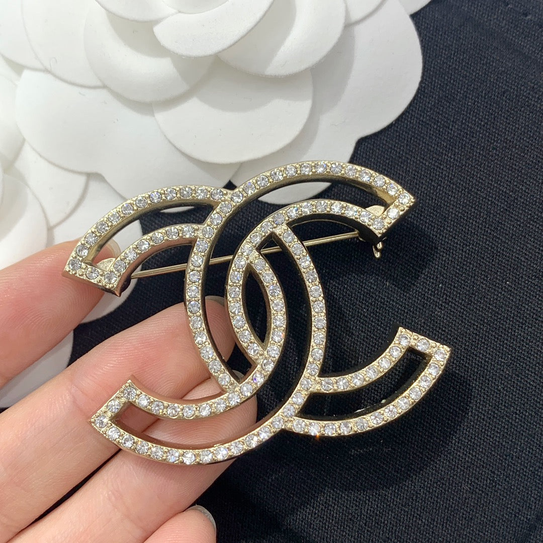 Chanel 胸針
