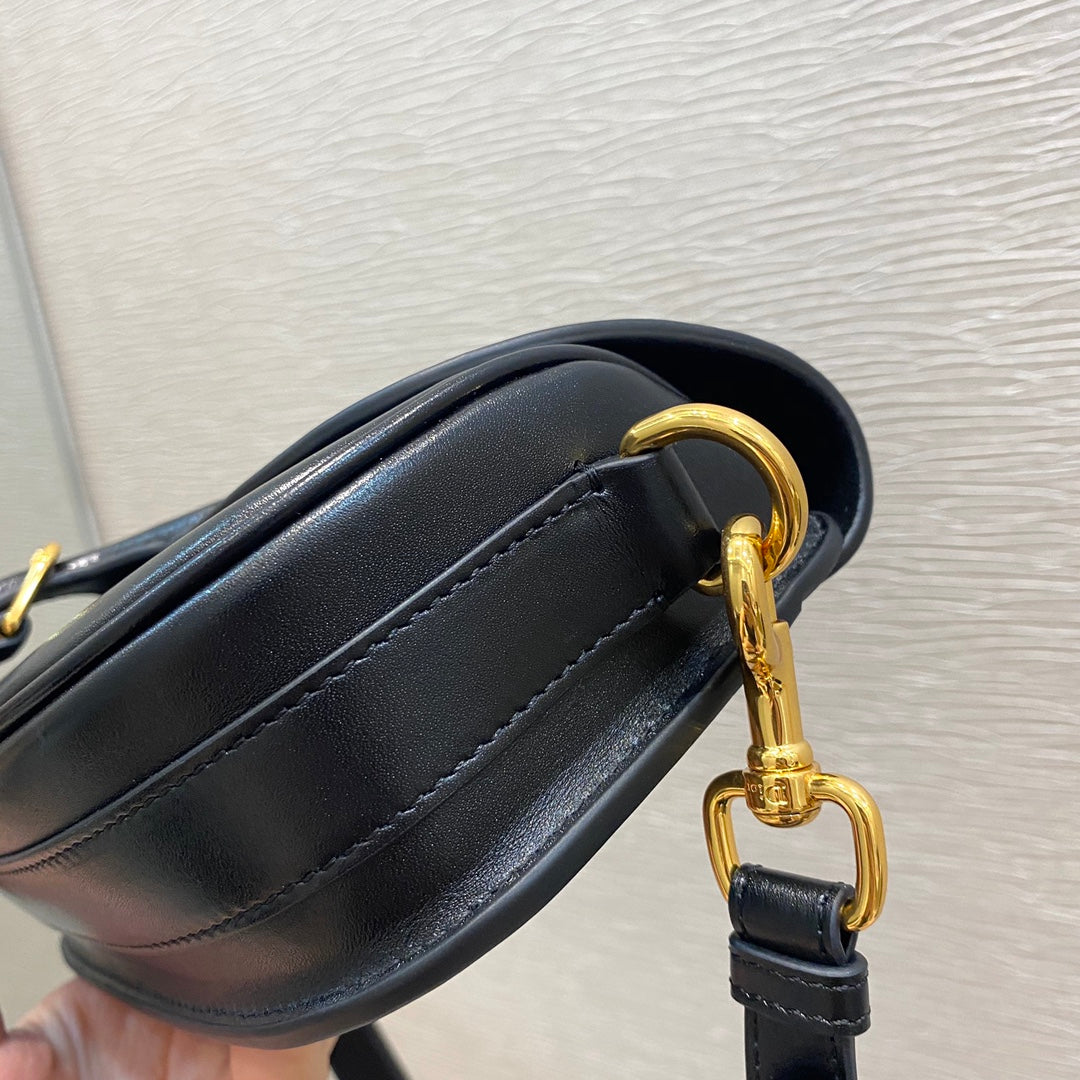Dior Bobby系列 East-Wes 腋下包 黑色