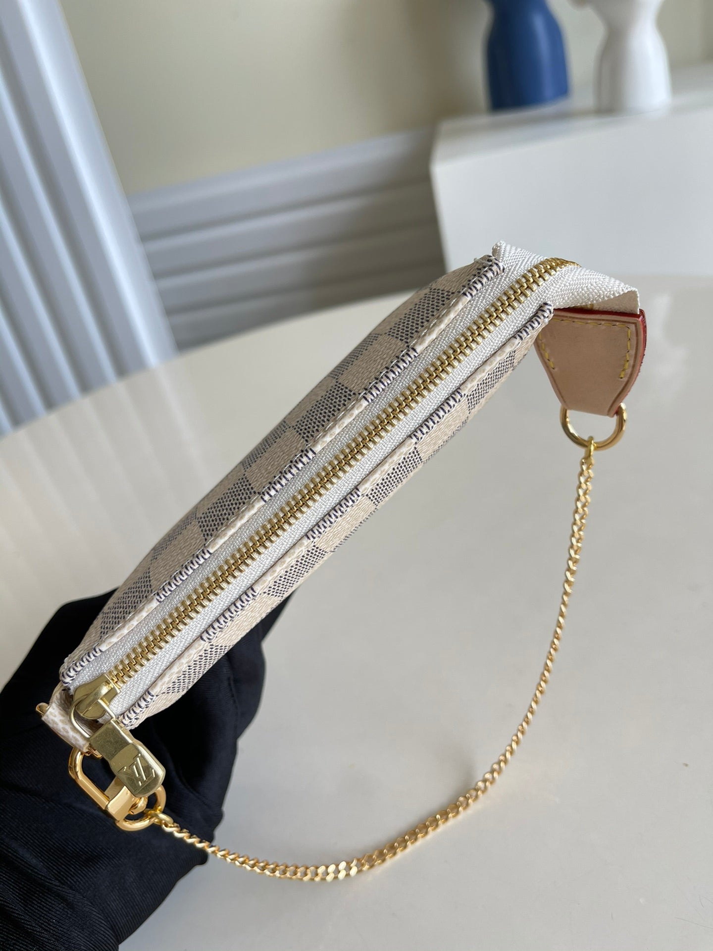 LV M58010白格 MINI POCHETTE ACCESSORIES 小手袋