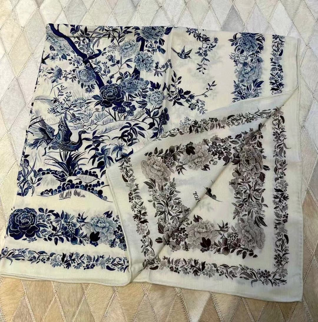 迪D家-茹伊叢手繪絲絨方巾 110*110 cm