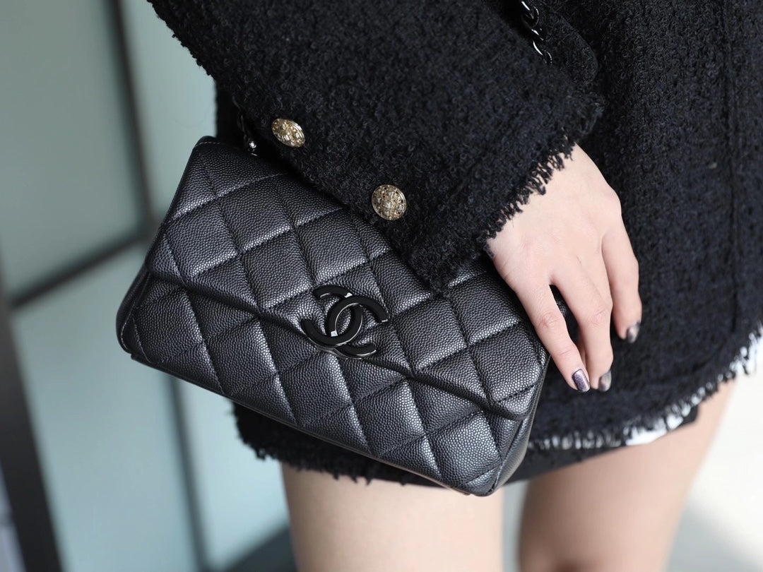 Chanel so black CF