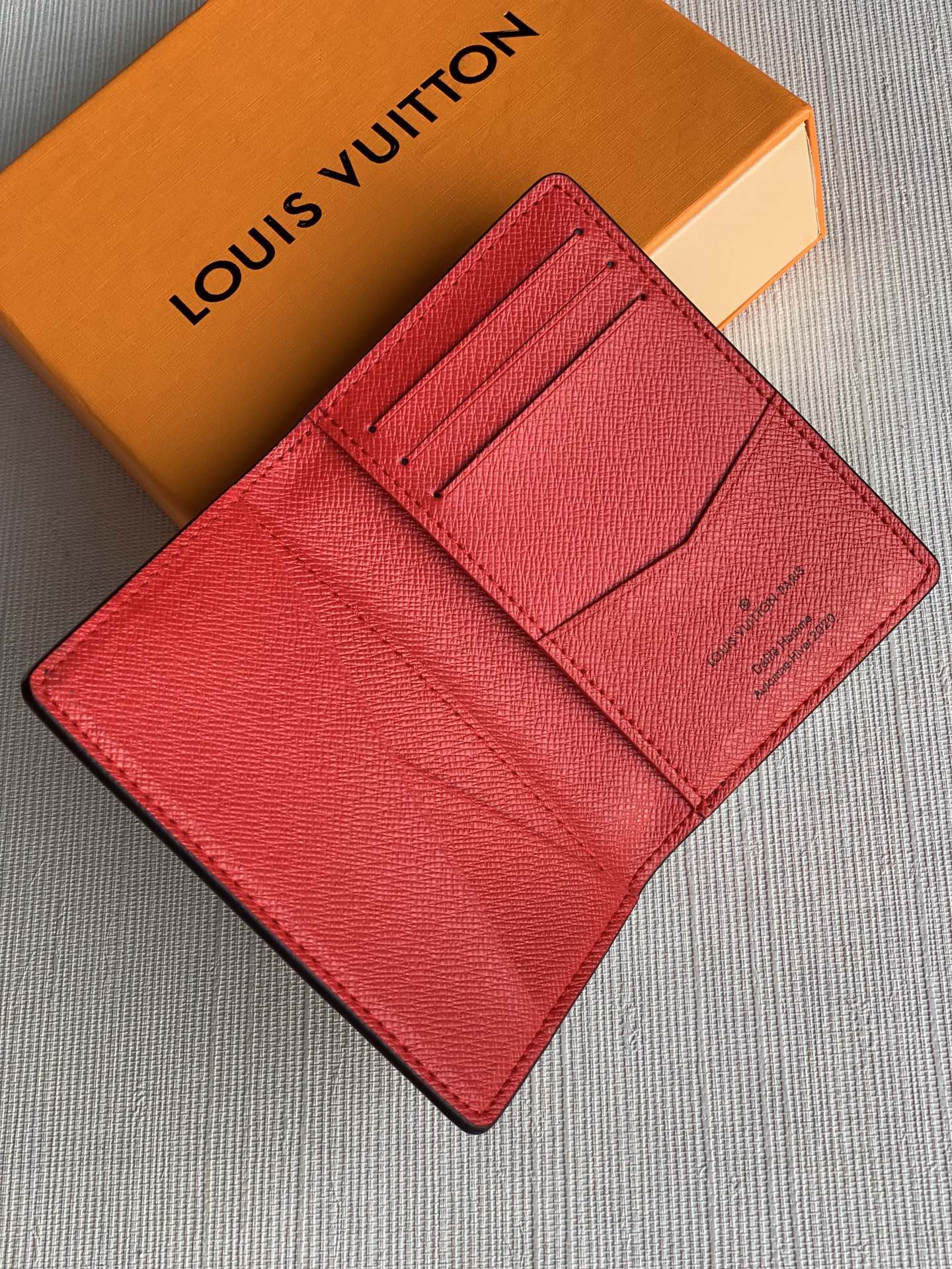 LV M69737 口袋短夾