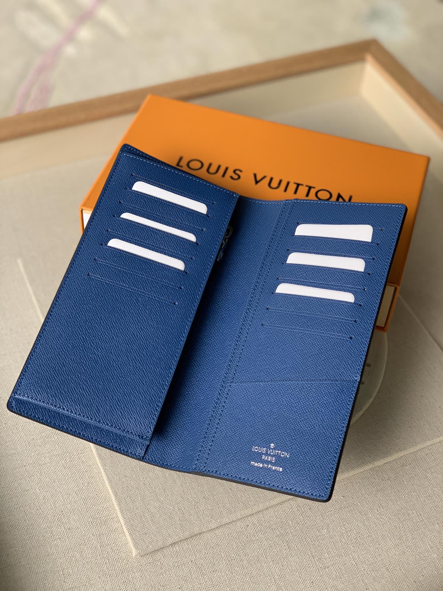 LV N66540 翻蓋長夾