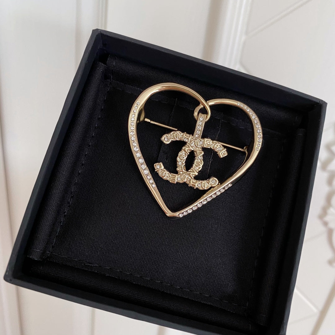 Chanel 胸針