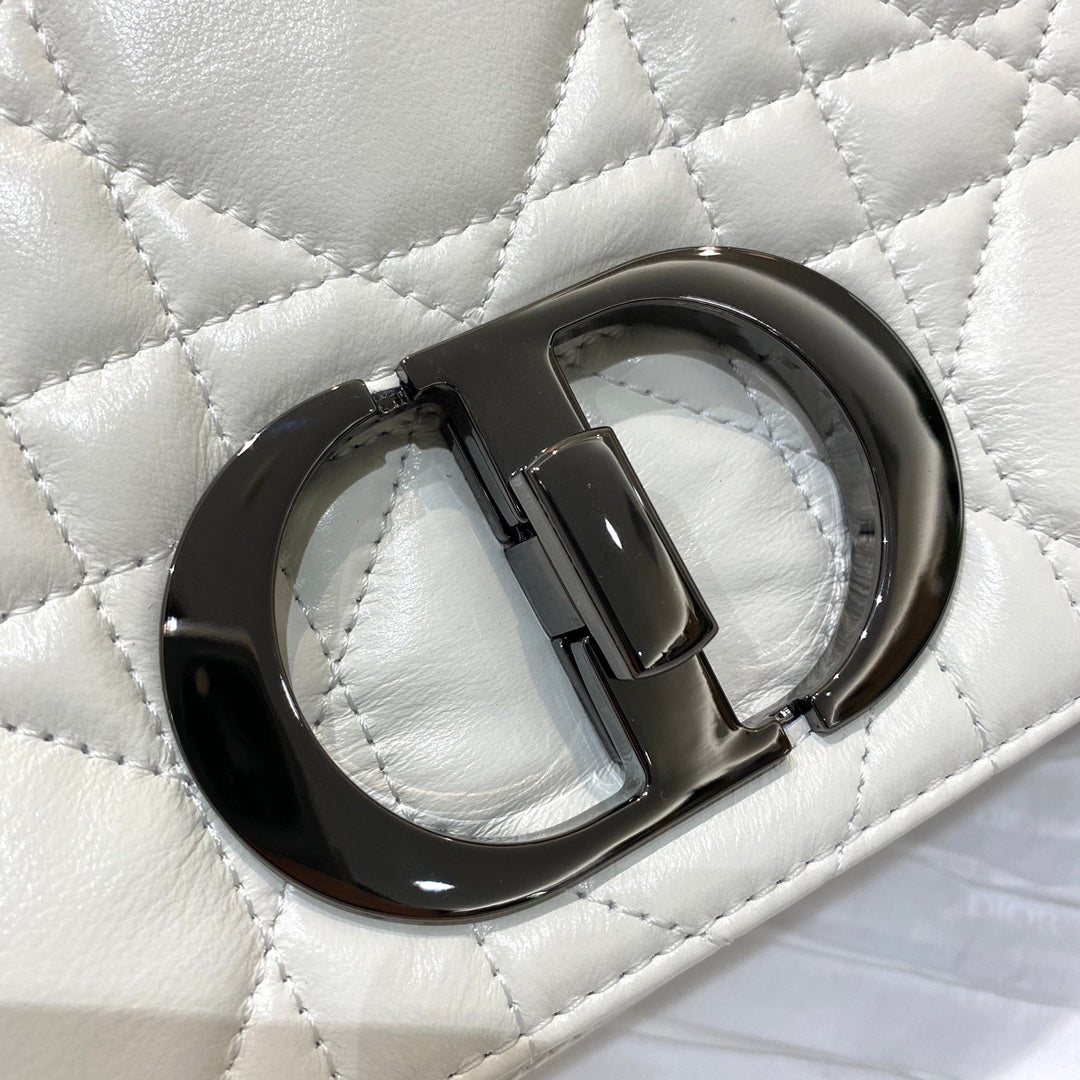 Dior-Caro 菱格紋 胖胖包 中號 白色