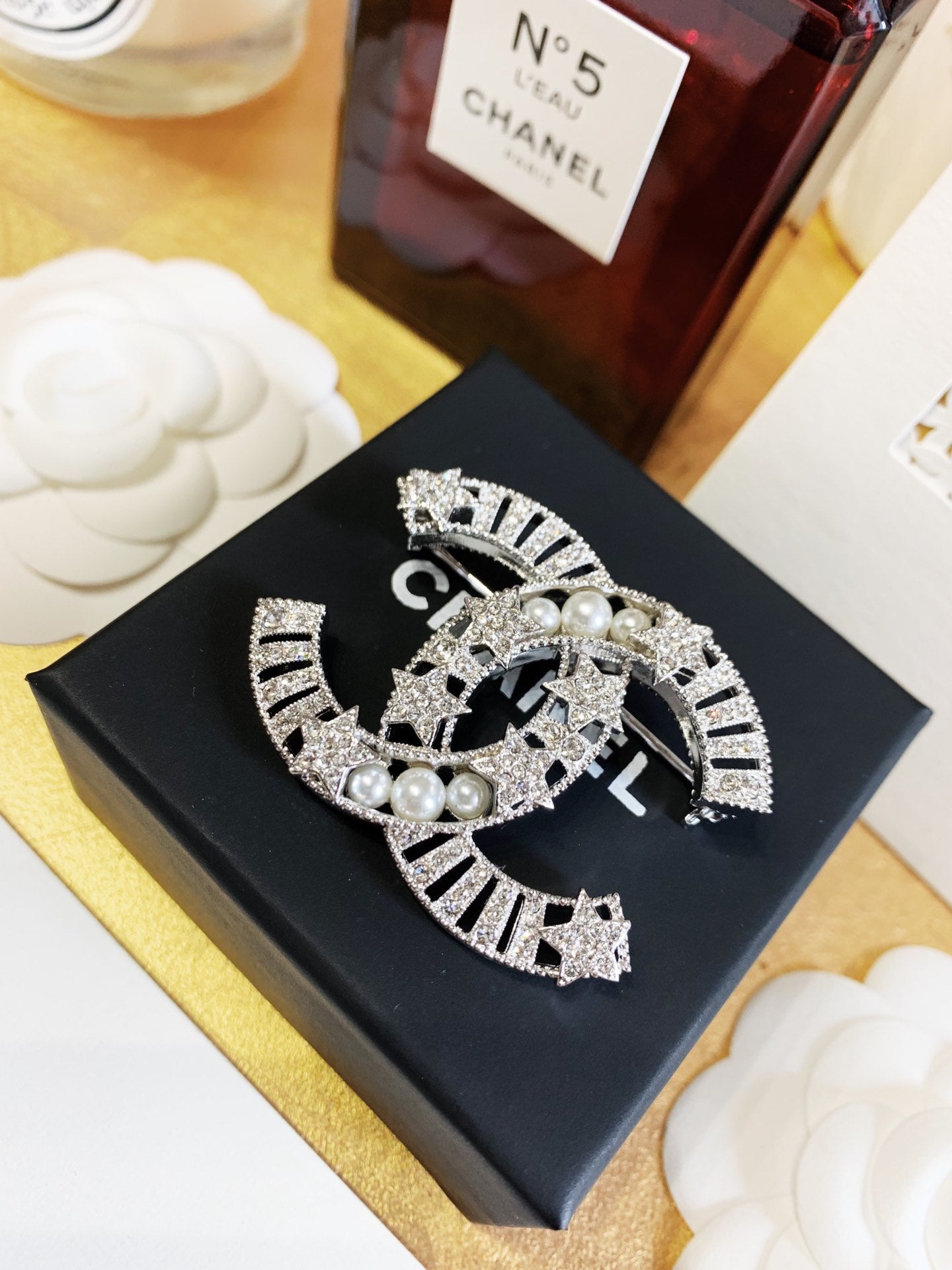 Chanel 胸針