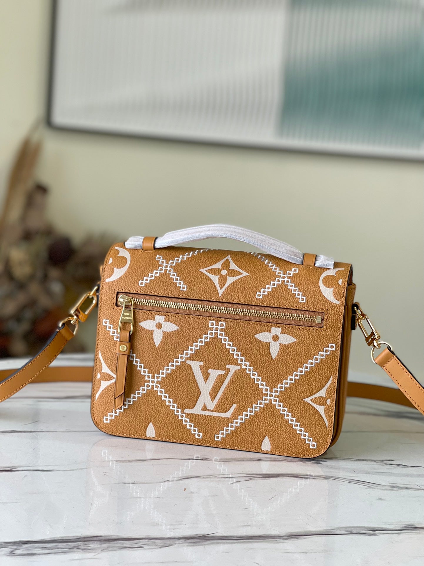 M46018 路L家-2022 春季系列 Pochette Métis 郵差包