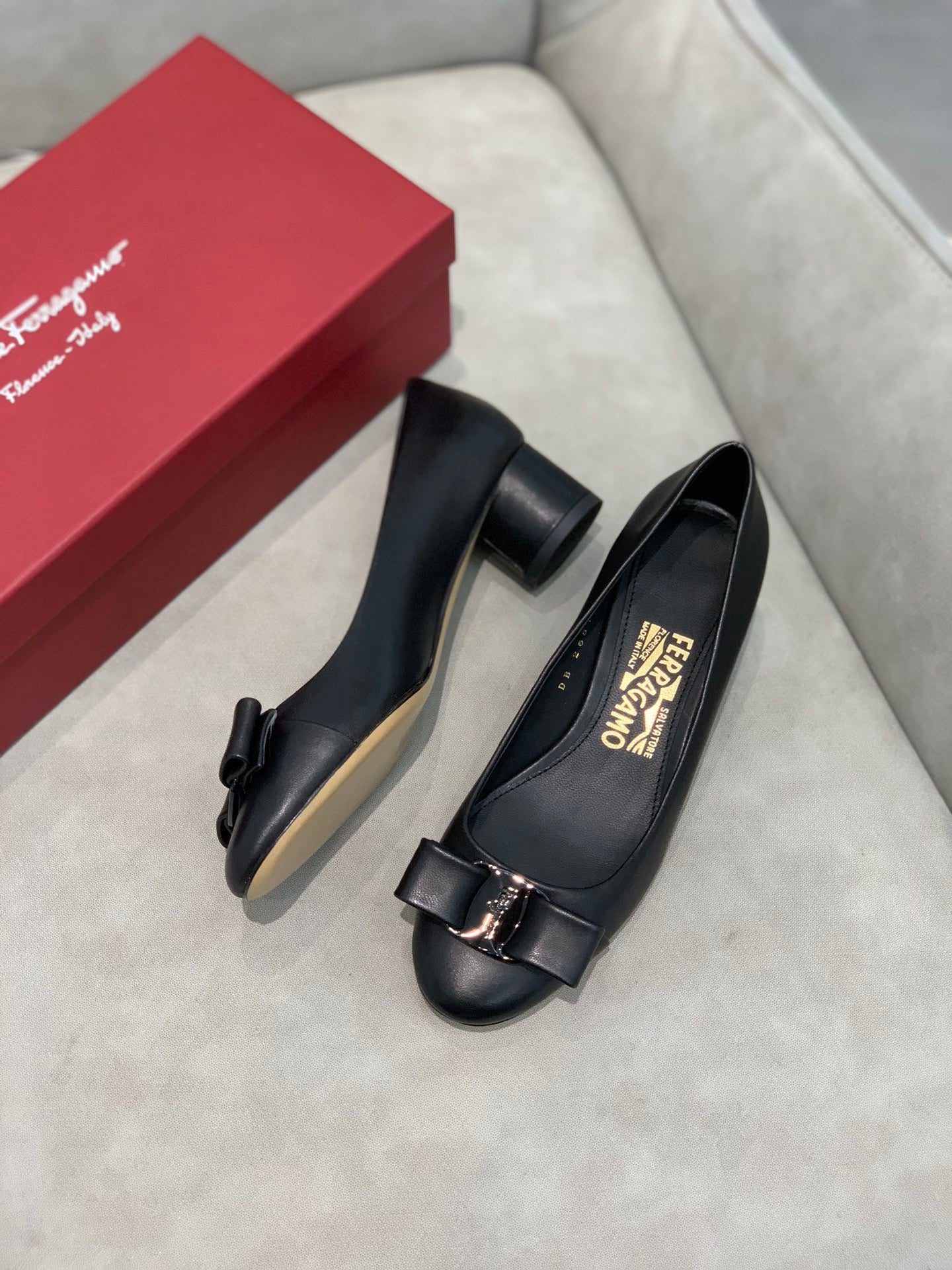 Salvatore Ferragamo鞋-菲拉格慕 VARA蝴蝶結 粗低跟鞋