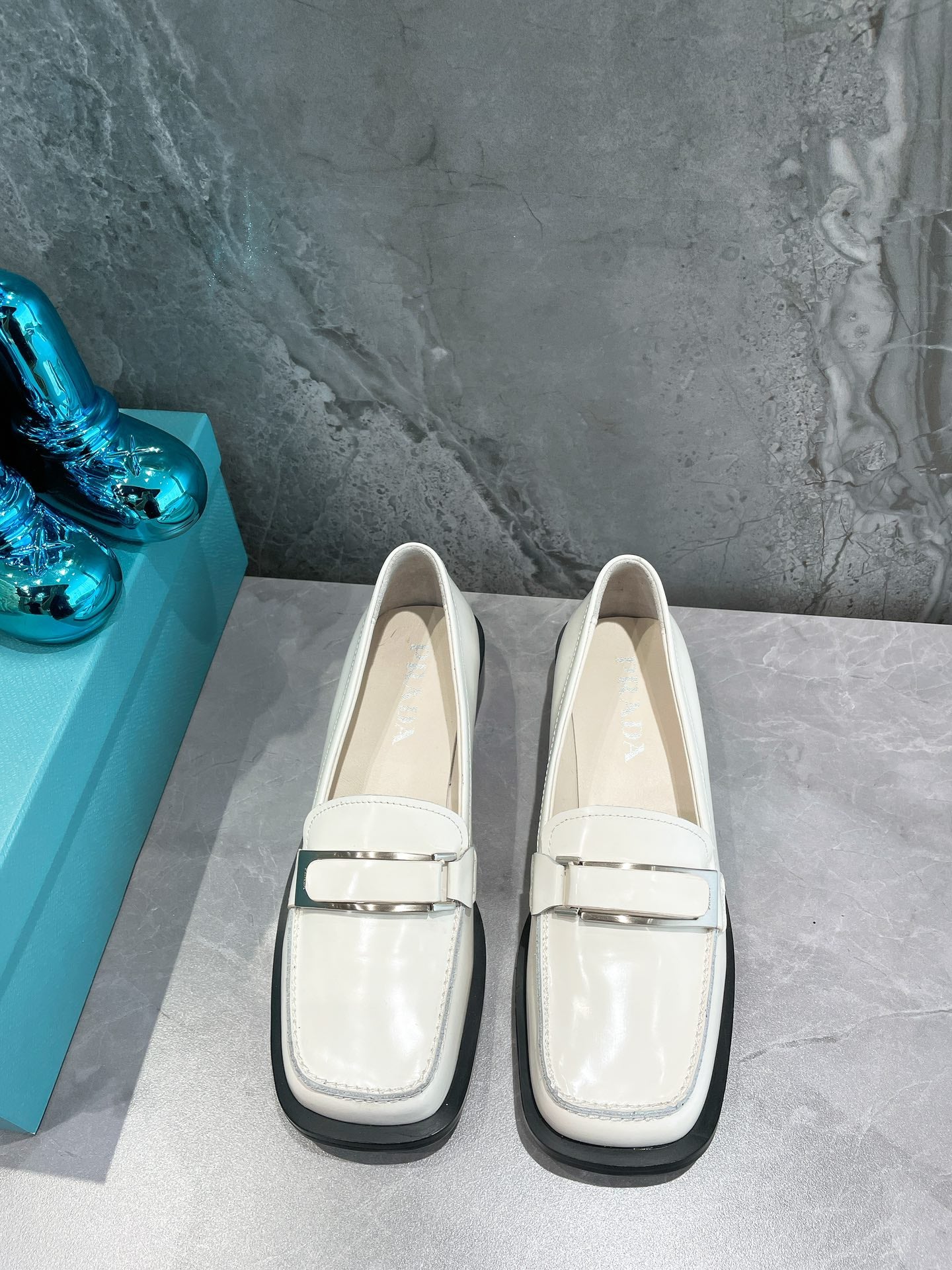 Prada鞋-Prada 方頭皮鞋（白）